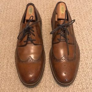 Men’s brown leather dress shoes